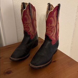 Women’s Red and Black Justin Western Cowboy Boots